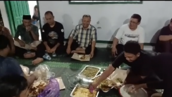 Merajut Kebersamaan Lewat Tasyakuran Lapangan Voli Sirapan